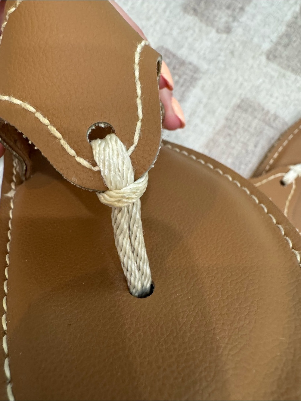 Women's Kino Tan Leather Thong Sandals with Contrast Stitching - Picture 6 of 7